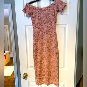 Sexy and classy spring/summer off the shoulder dress - worn once!
